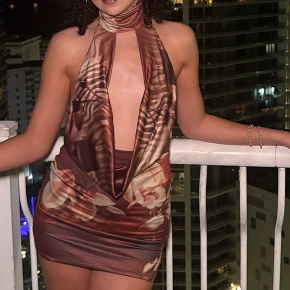 OUTCAST AMLIA DRESS - Picture 3 of 8